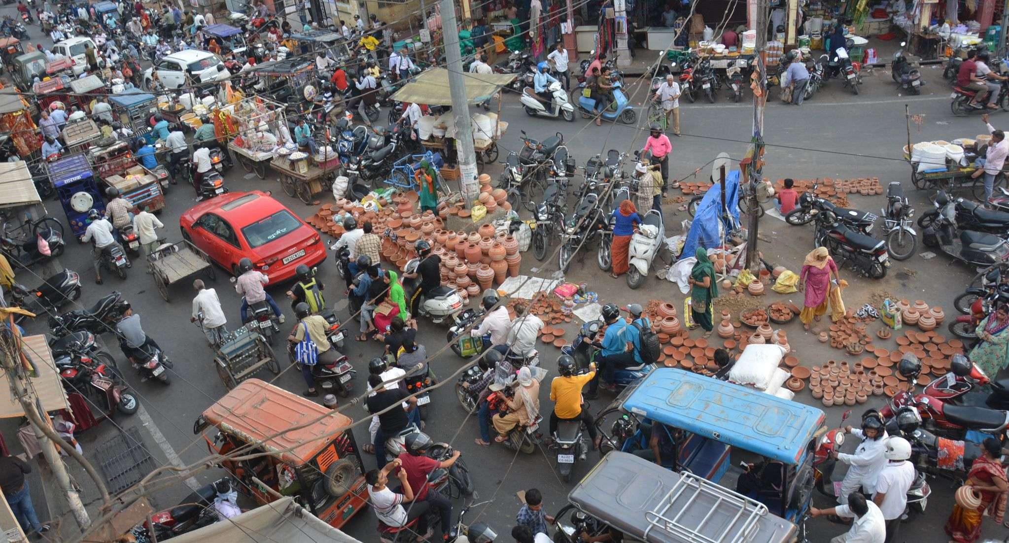 नवरात्र के लिए खरीदारी, बाज़ार में लगा जाम, देखे तस्वीरें