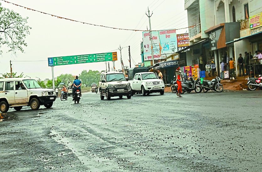 अप्रैल में भीषण गर्मी नहीं बारिश व बदली हो रही, सुबह हुई रिमझिम बारिश